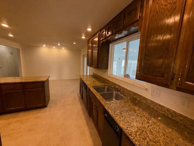 2516 Continental Dr, Modesto, CA 95355