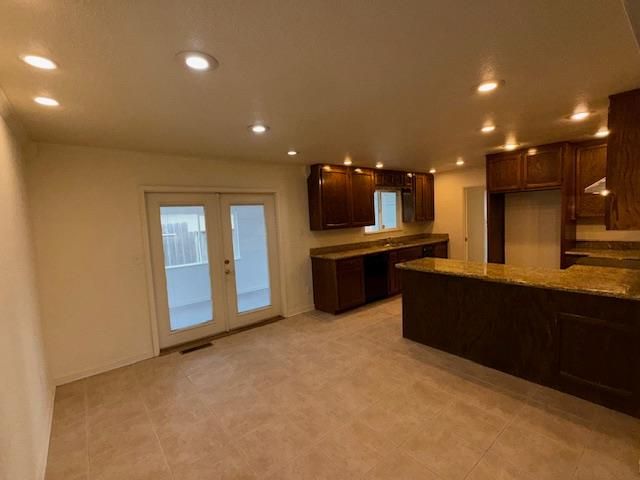 2516 Continental Dr, Modesto, CA 95355