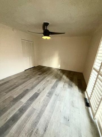 2516 Continental Dr, Modesto, CA 95355