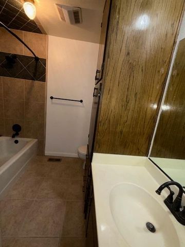 2516 Continental Dr, Modesto, CA 95355