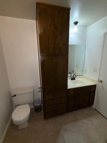 2516 Continental Dr, Modesto, CA 95355