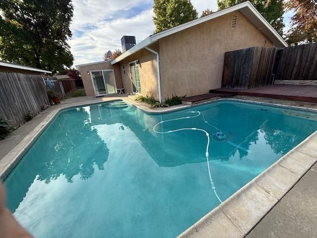 2516 Continental Dr, Modesto, CA 95355