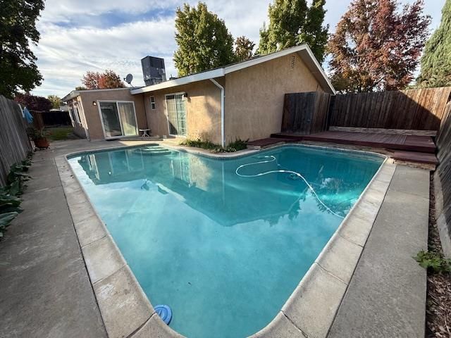 2516 Continental Dr, Modesto, CA 95355