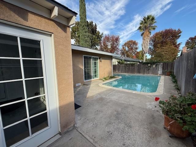 2516 Continental Dr, Modesto, CA 95355