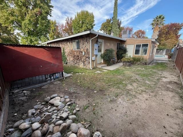 2516 Continental Dr, Modesto, CA 95355