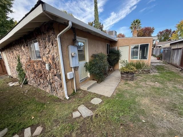 2516 Continental Dr, Modesto, CA 95355