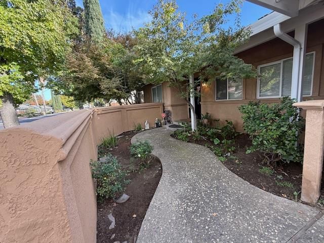 2516 Continental Dr, Modesto, CA 95355