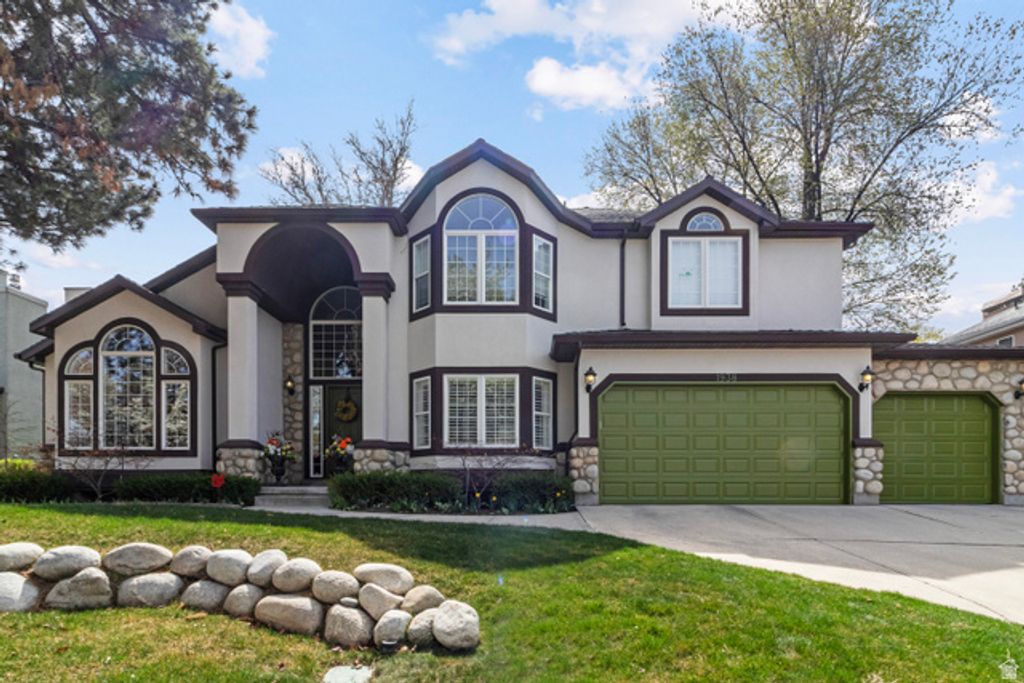 Image 1 of property listing at 1938 E VINTAGE WOODS CT, Holladay, UT 84117