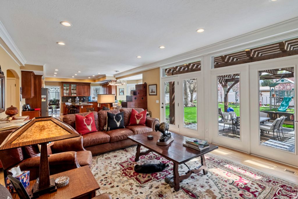 Image 12 of property listing at 1938 E VINTAGE WOODS CT, Holladay, UT 84117