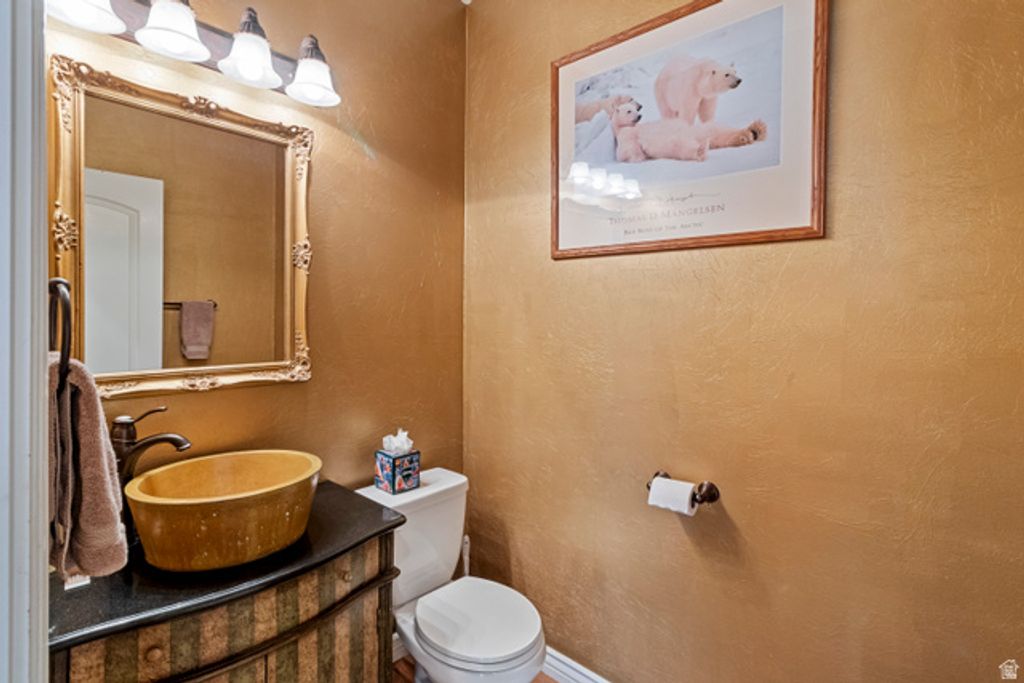 Image 13 of property listing at 1938 E VINTAGE WOODS CT, Holladay, UT 84117