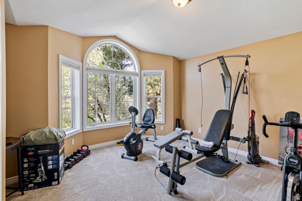 Image 20 of property listing at 1938 E VINTAGE WOODS CT, Holladay, UT 84117