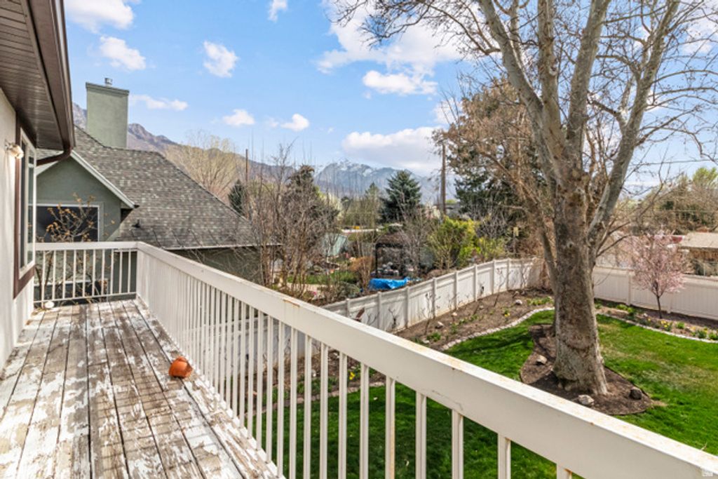 Image 32 of property listing at 1938 E VINTAGE WOODS CT, Holladay, UT 84117