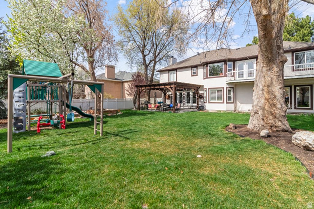 Image 33 of property listing at 1938 E VINTAGE WOODS CT, Holladay, UT 84117