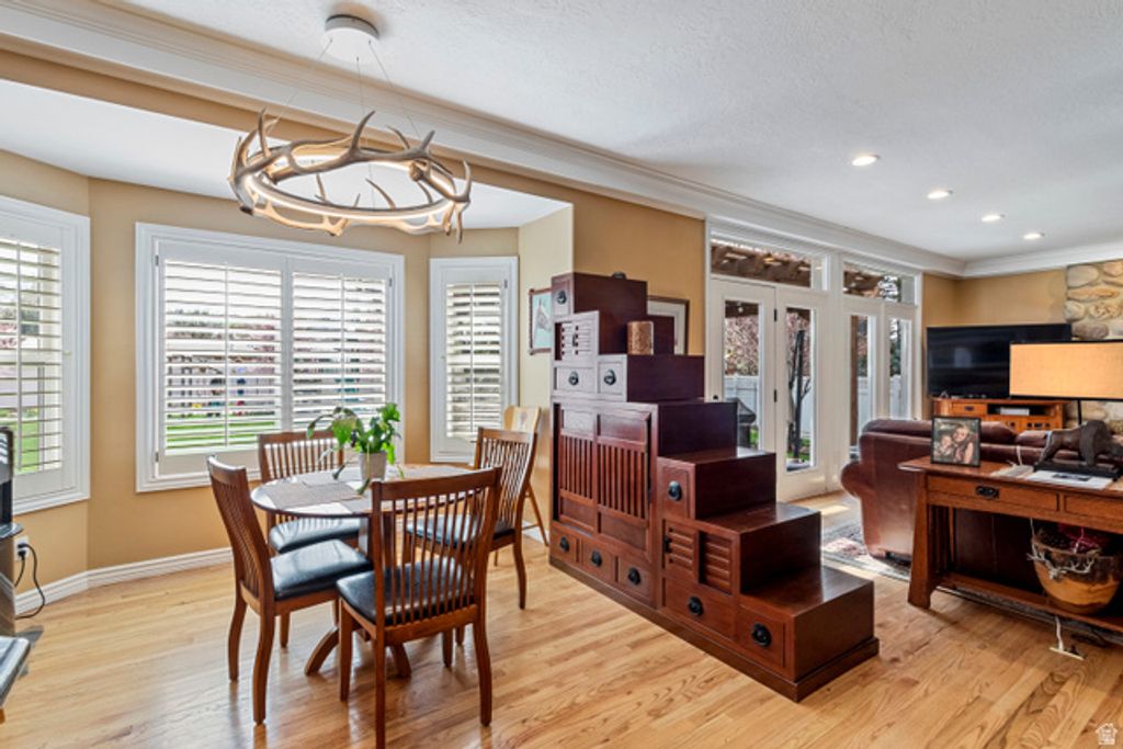 Image 9 of property listing at 1938 E VINTAGE WOODS CT, Holladay, UT 84117