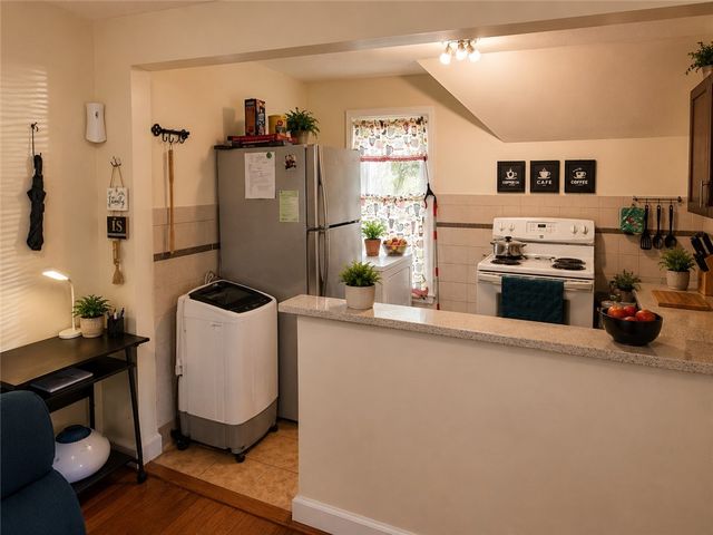 3764 Lake Avenue, Rochester, NY 14612