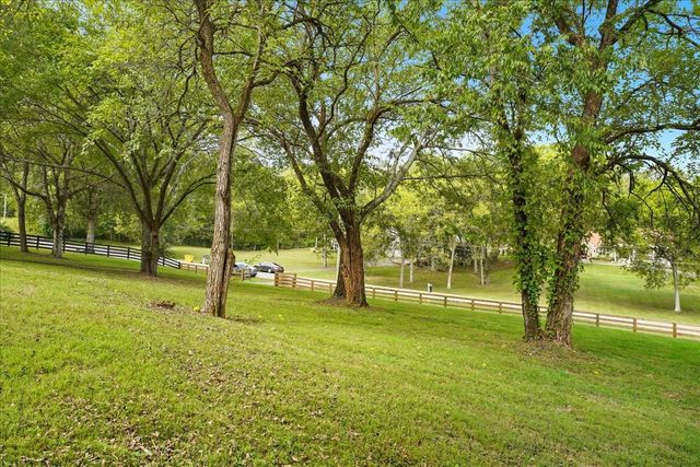 1205 Perkins Ln, Franklin, TN 37069