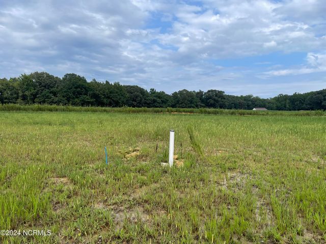 430 Seashore Street, Grimesland, NC 27837