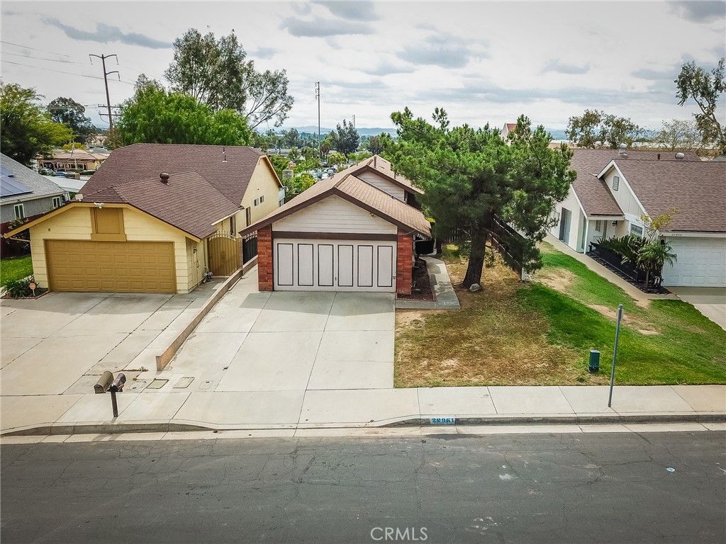 Image 2 of property listing at 22961 Chambray Drive, Moreno Valley, CA 92557