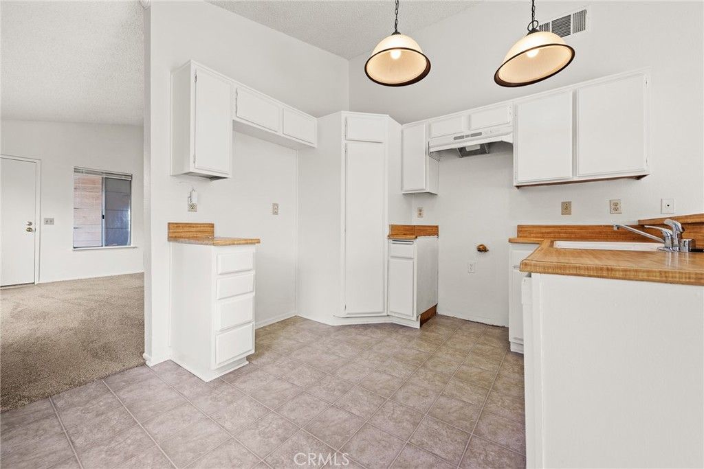 Image 7 of property listing at 22961 Chambray Drive, Moreno Valley, CA 92557