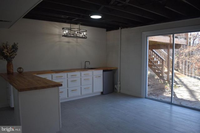 28 RIDGEMORE CIR, Fredericksburg, VA 22405