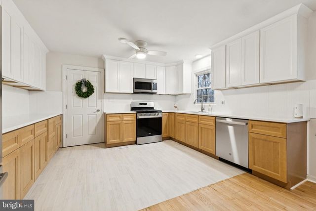 28 RIDGEMORE CIR, Fredericksburg, VA 22405