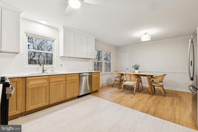 28 RIDGEMORE CIR, Fredericksburg, VA 22405