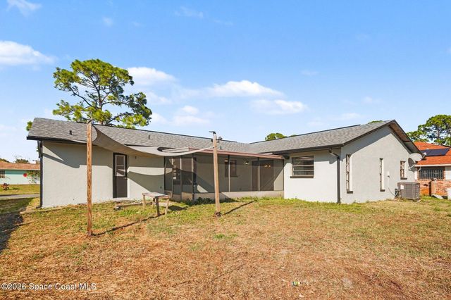 1690 Lara Street NE, Palm Bay, FL 32907