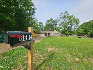 8505 W Southaven Circle, Southaven, MS 38671
