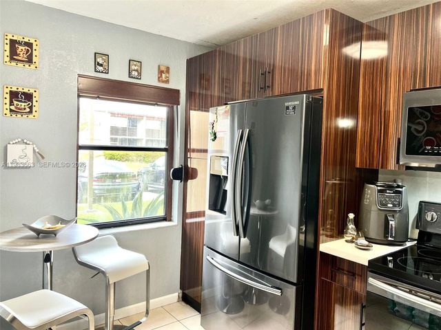 11304 Taft St 11304, Pembroke Pines, FL 33026