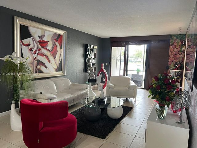 11304 Taft St 11304, Pembroke Pines, FL 33026