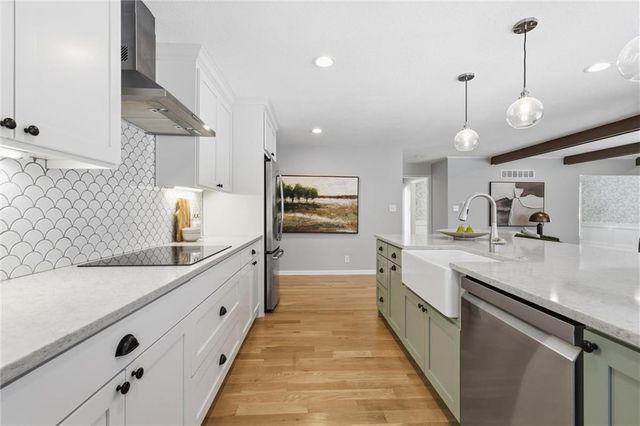 9815 Overbrook Road, Leawood, KS 66206