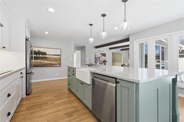 9815 Overbrook Road, Leawood, KS 66206