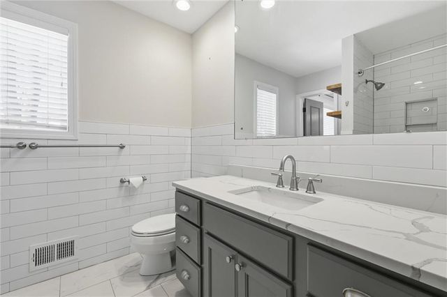 9815 Overbrook Road, Leawood, KS 66206