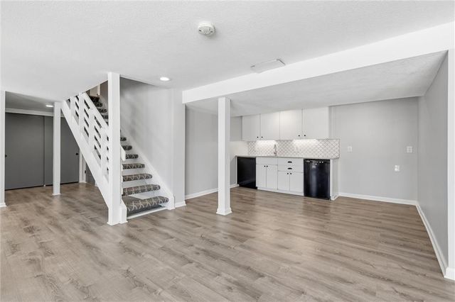 9815 Overbrook Road, Leawood, KS 66206