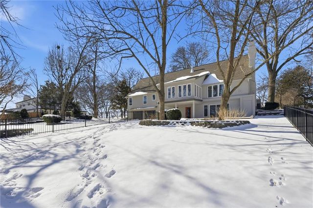 9815 Overbrook Road, Leawood, KS 66206