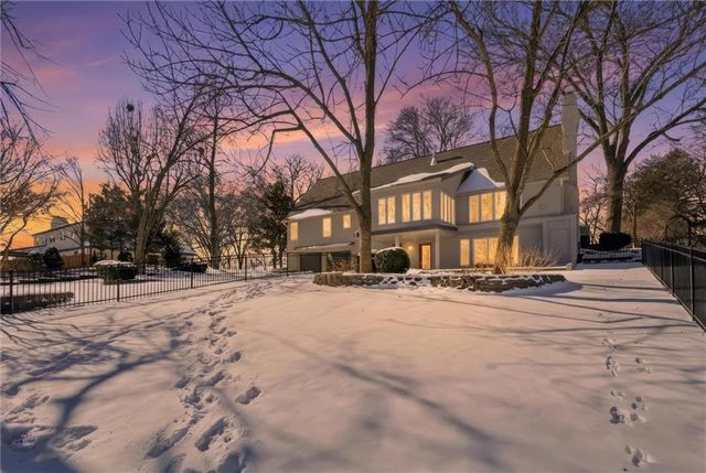 9815 Overbrook Road, Leawood, KS 66206