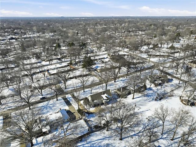 9815 Overbrook Road, Leawood, KS 66206