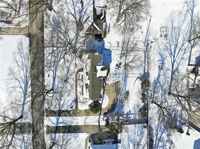 9815 Overbrook Road, Leawood, KS 66206