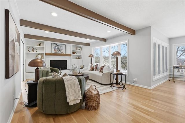 9815 Overbrook Road, Leawood, KS 66206