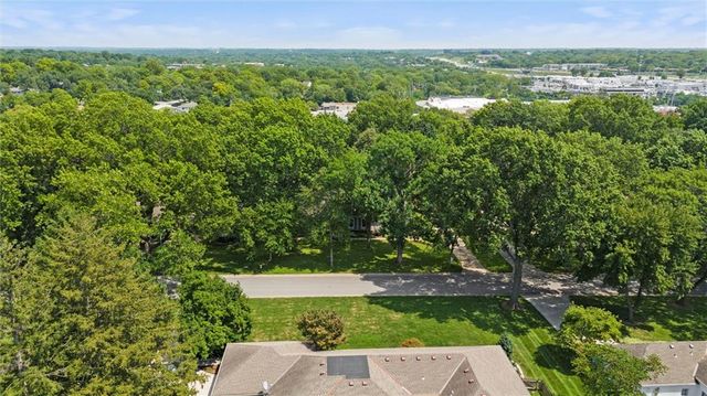 9815 Overbrook Road, Leawood, KS 66206