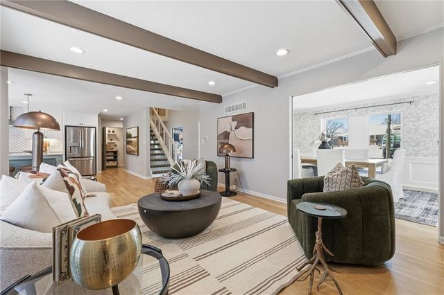 9815 Overbrook Road, Leawood, KS 66206