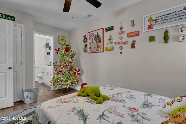 1755 E Wilmington Street Ext, Saint Helena, NC 28425