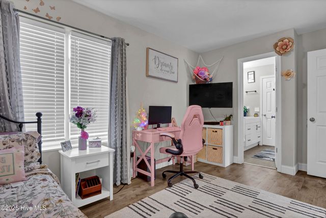 1755 E Wilmington Street Ext, Saint Helena, NC 28425