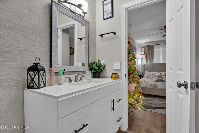 1755 E Wilmington Street Ext, Saint Helena, NC 28425