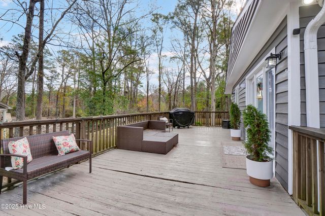 1755 E Wilmington Street Ext, Saint Helena, NC 28425