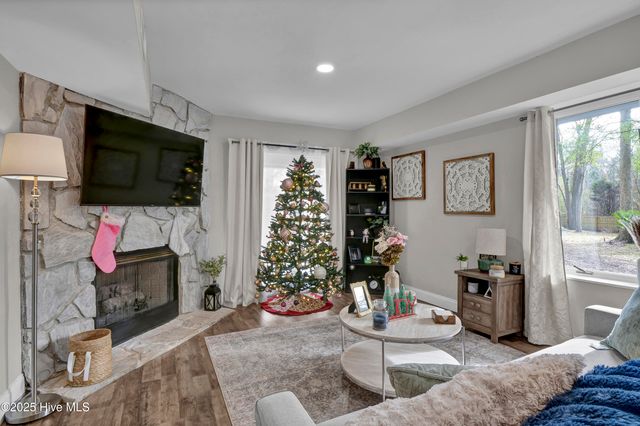 1755 E Wilmington Street Ext, Saint Helena, NC 28425