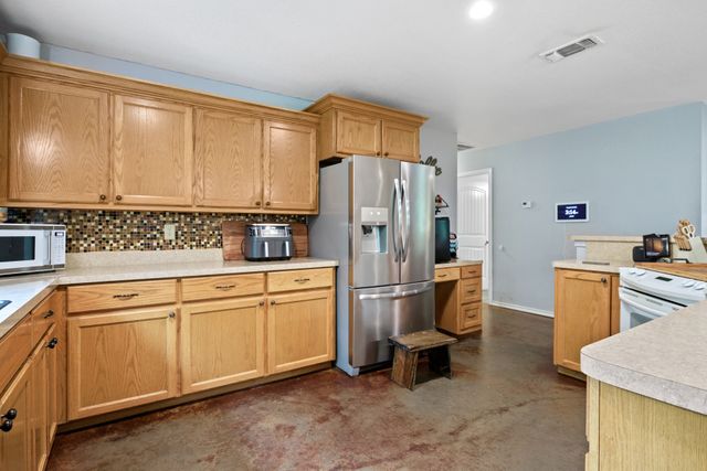 726 King Cecil Court, Scroggins, TX 75480