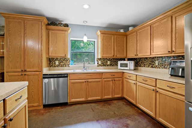 726 King Cecil Court, Scroggins, TX 75480