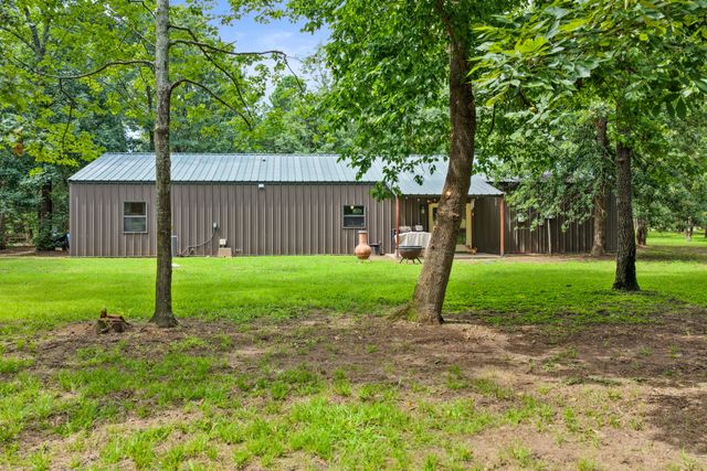 726 King Cecil Court, Scroggins, TX 75480