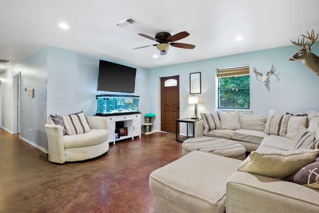 726 King Cecil Court, Scroggins, TX 75480